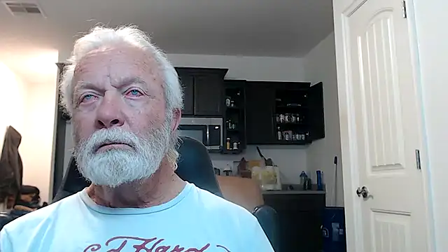 Snapshot of rockpoint69 chatting on 12/20/24, 12:41 rockpoint69 online show from 12/20/24, 12:41