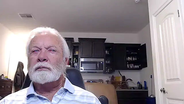 Snapshot of rockpoint69 chatting on 12/22/24, 06:17 rockpoint69 online show from 12/22/24, 06:17