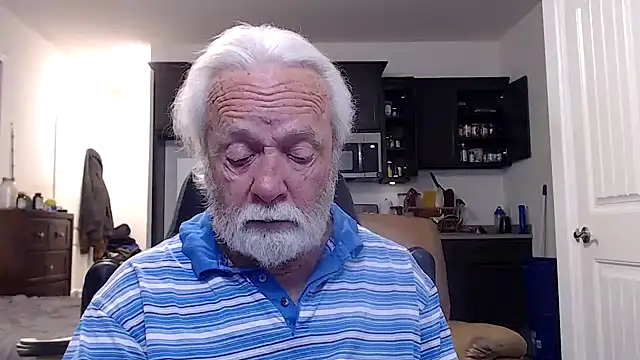 Snapshot of rockpoint69 chatting on 12/25/24, 12:48 rockpoint69 online show from 12/25/24, 12:48
