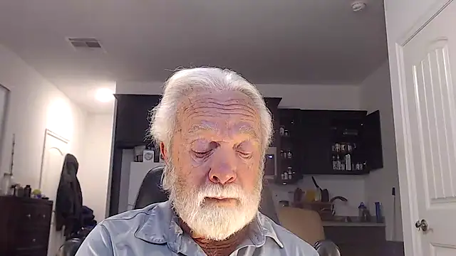 Snapshot of rockpoint69 chatting on 01/04/25, 11:00 rockpoint69 online show from 01/04/25, 11:00