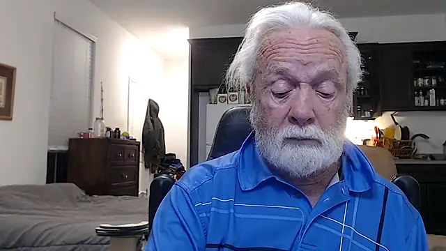 Snapshot of rockpoint69 chatting on 01/06/25, 10:35 rockpoint69 online show from 01/06/25, 10:35