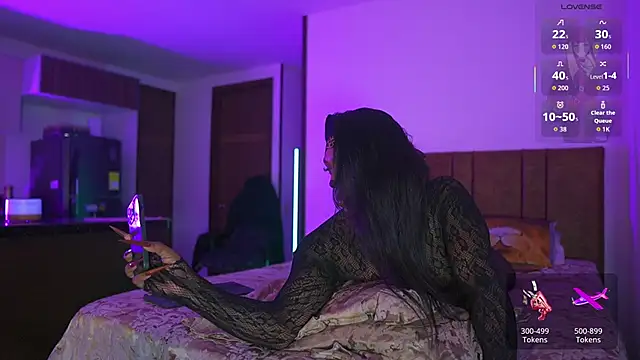 AmberRaus online show from 10/28/25, 01:20