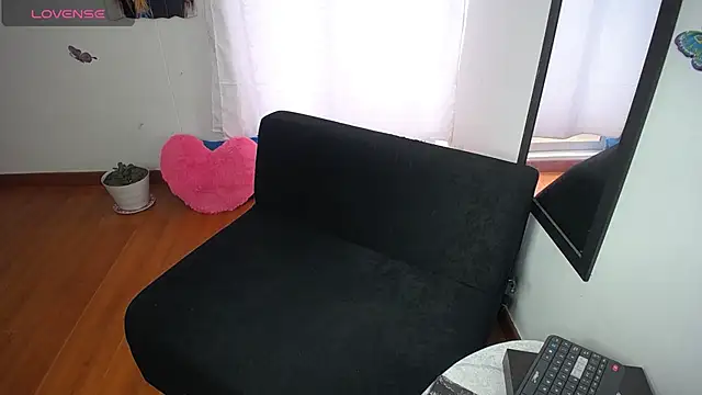 sexylatina001 online show from 10/16/25, 02:18