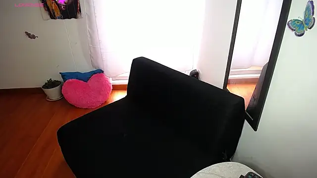 sexylatina001 online show from 10/23/25, 02:49