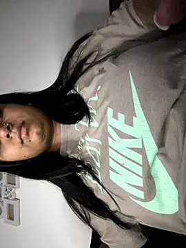 layla amin online show from 09/10/25, 10:32