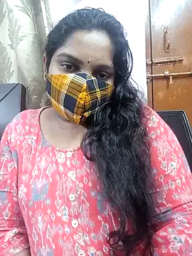 Snapshot of lovely-latha chatting on 10/08/25, 05:32 lovely-latha online show from 10/08/25, 05:32