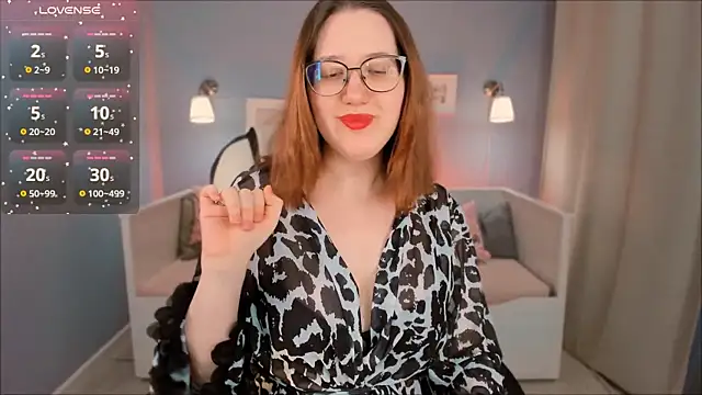 Snapshot of Charmy_Gracy chatting on 03/03/25, 10:38 Charmy Gracy online show from 03/03/25, 10:38