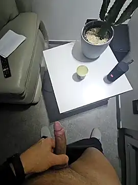 kekko-1982 online show from 01/02/25, 09:07