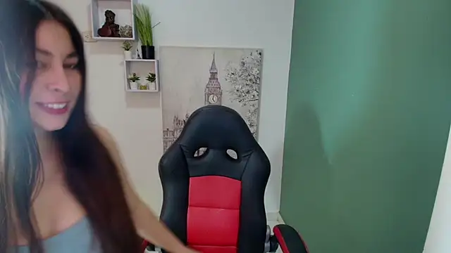 Snapshot of bella_99_ chatting on 11/06/25, 12:06 bella 99 online show from 11/06/25, 12:06