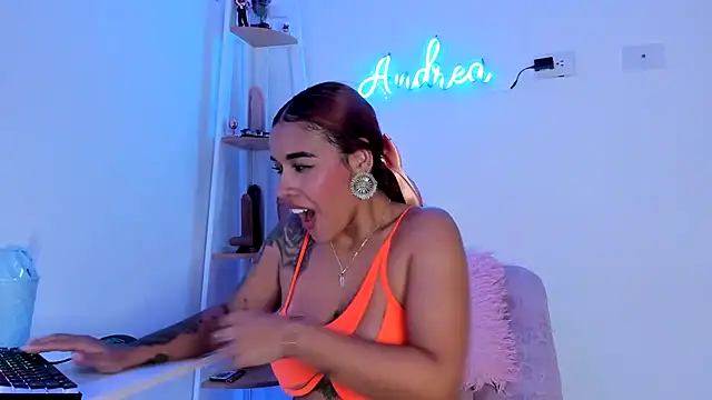 Snapshot of andrea_lopezz_ chatting on 02/07/25, 05:31 andrea lopezz online show from 02/07/25, 05:31