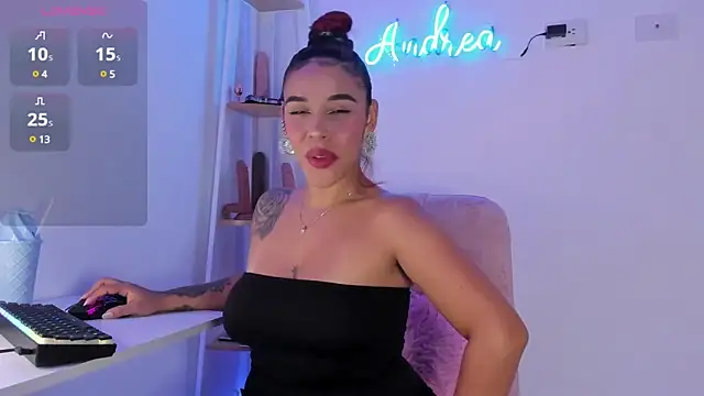 Snapshot of andrea_lopezz_ chatting on 02/11/25, 01:10 andrea lopezz online show from 02/11/25, 01:10