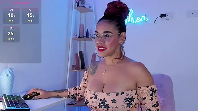 Snapshot of andrea_lopezz_ chatting on 03/06/25, 10:36 andrea lopezz online show from 03/06/25, 10:36