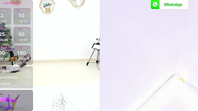 Snapshot of naty_girl_ chatting on 01/14/25, 11:31 naty girl online show from 01/14/25, 11:31