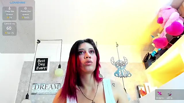 Snapshot of Rebeca_xs chatting on 03/03/25, 07:32 Rebeca xs online show from 03/03/25, 07:32