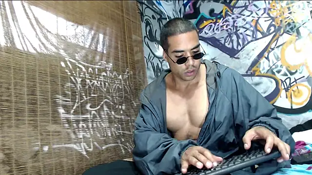 Snapshot of Justin_Frank chatting on 03/01/25, 03:27 Justin Frank online show from 03/01/25, 03:27