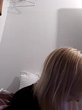 Snapshot of AmethystFoxx chatting on 11/03/25, 09:38 AmethystFoxx online show from 11/03/25, 09:38