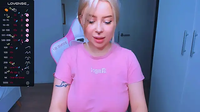 MonaLauu online show from 01/08/25, 11:10