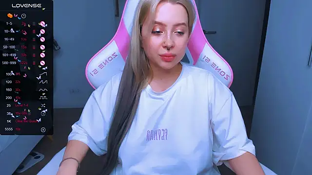 MonaLauu online show from 01/29/25, 05:35