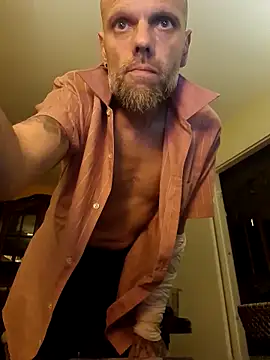 Ladyshaker82 online show from 11/03/25, 02:13