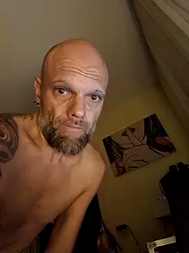 Ladyshaker82 online show from 11/05/25, 01:49