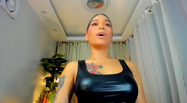 Snapshot of MistressSatisfactionOnTop chatting on 02/18/25, 05:31 MistressSatisfactionOnTop online show from 02/18/25, 05:31