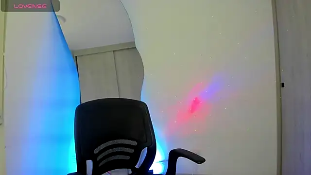 SussiVega online show from 10/30/25, 01:40