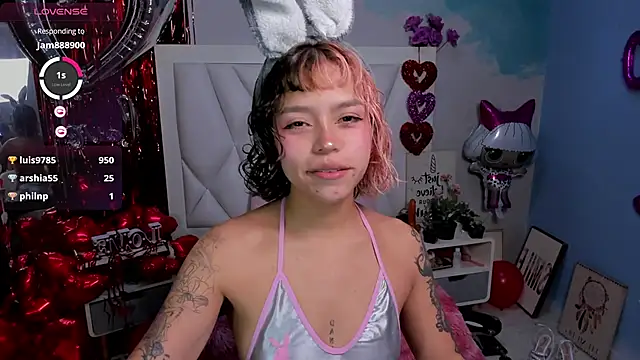 Snapshot of katalina_garcia chatting on 03/12/25, 03:02 katalina garcia online show from 03/12/25, 03:02