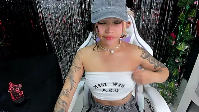 katalina garcia online show from 10/24/25, 12:41