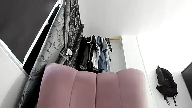 Snapshot of natalia_hottman chatting on 10/09/25, 04:05 natalia hottman online show from 10/09/25, 04:05