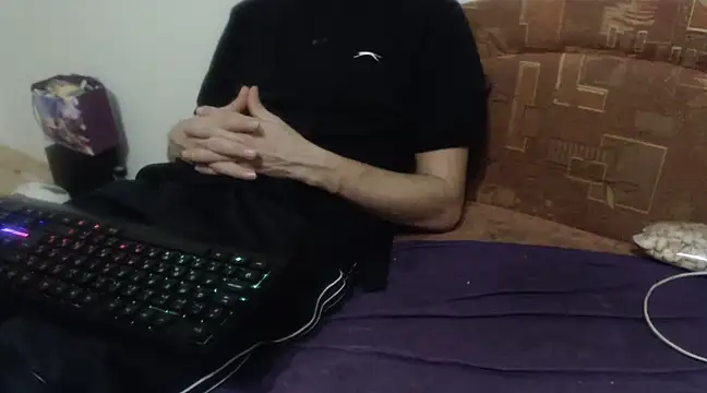 Snapshot of VASKOS178 chatting on 12/12/24, 04:32 VASKOS178 online show from 12/12/24, 04:32