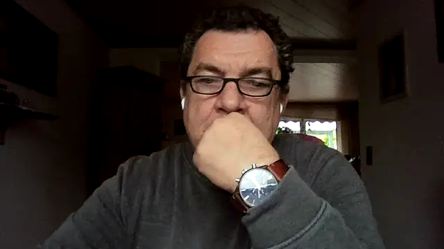 Snapshot of Nobbie444 chatting on 11/19/25, 09:20 Nobbie444 online show from 11/19/25, 09:20