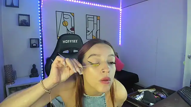 Snapshot of kay_marie chatting on 02/01/25, 04:35 kay marie online show from 02/01/25, 04:35