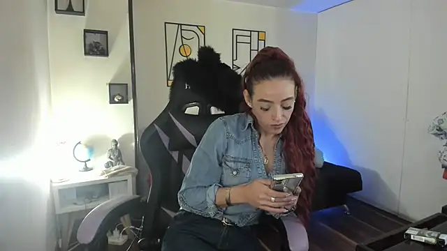 Snapshot of kay_marie chatting on 10/11/25, 07:12 kay marie online show from 10/11/25, 07:12