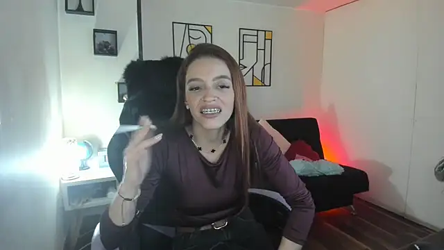 Snapshot of kay_marie chatting on 11/16/25, 02:17 kay marie online show from 11/16/25, 02:17