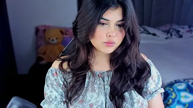 Snapshot of Alyaa_s chatting on 01/04/25, 04:12 Alyaa s online show from 01/04/25, 04:12