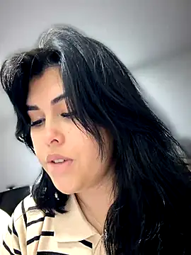 Snapshot of Alyaa_s chatting on 10/10/25, 01:26 Alyaa s online show from 10/10/25, 01:26