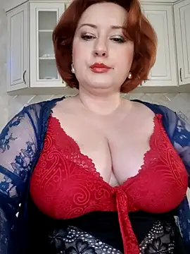 Snapshot of mom4you chatting on 10/09/25, 10:24 mom4you online show from 10/09/25, 10:24