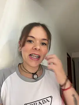 Snapshot of carolina16love chatting on 09/19/25, 10:21 carolina16love online show from 09/19/25, 10:21