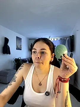 Snapshot of carolina16love chatting on 10/19/25, 09:15 carolina16love online show from 10/19/25, 09:15