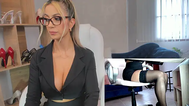 MissRhodes1 online show from 01/21/25, 07:28