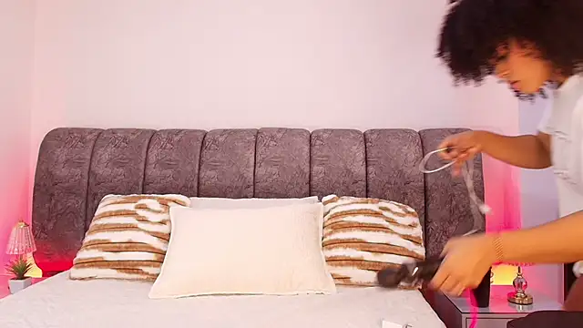 naia blessed online show from 11/11/25, 07:14