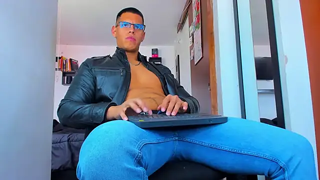 Snapshot of _John_Boy_ chatting on 11/12/25, 07:24 John Boy online show from 11/12/25, 07:24