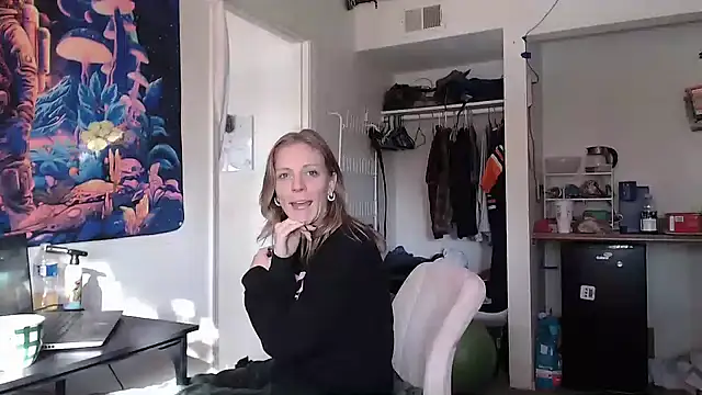 Snapshot of coryandthepeach chatting on 12/04/24, 05:11 coryandthepeach online show from 12/04/24, 05:11