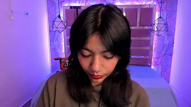 Snapshot of Nami_usagi chatting on 12/11/24, 12:02 Nami usagi online show from 12/11/24, 12:02