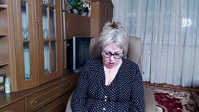Snapshot of Kallliina chatting on 02/19/25, 05:49 Kallliina online show from 02/19/25, 05:49