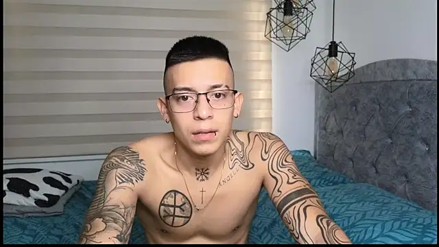 SIXXTOLOVE18 online show from 09/18/25, 06:43