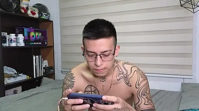 SIXXTOLOVE18 online show from 11/05/25, 06:35