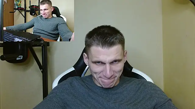 Snapshot of PoliglotJoe chatting on 12/22/24, 01:12 PoliglotJoe online show from 12/22/24, 01:12