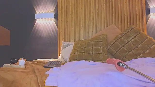 Snapshot of samantha_bss chatting on 02/01/25, 06:19 samantha bss online show from 02/01/25, 06:19