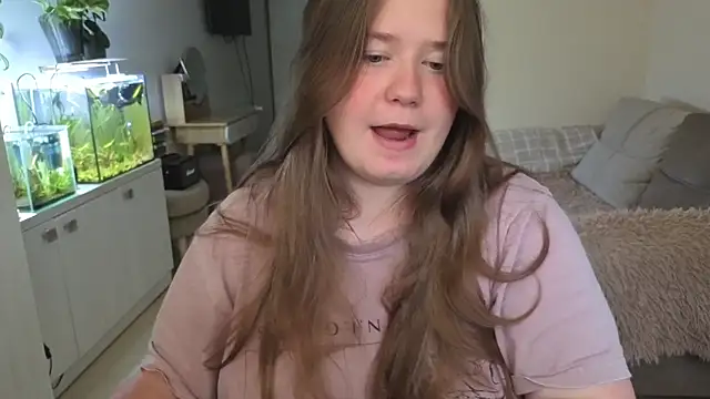 Snapshot of remirann_ chatting on 10/06/25, 11:29 remirann online show from 10/06/25, 11:29